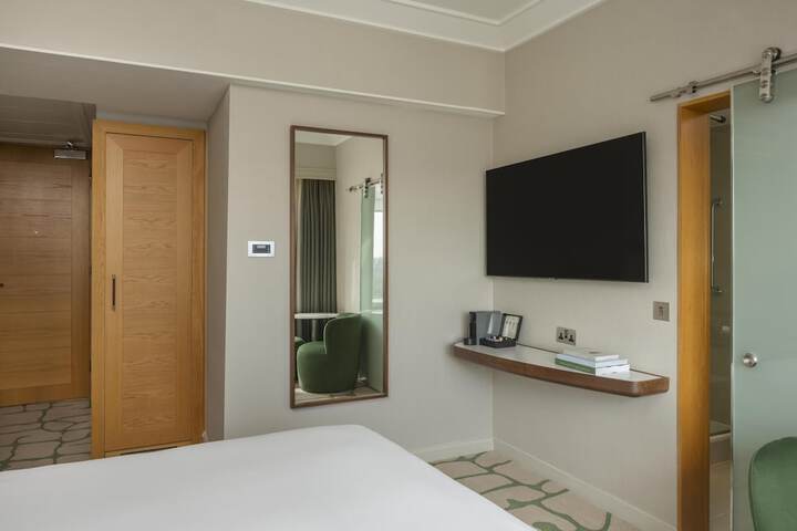 Room 57 of 161
