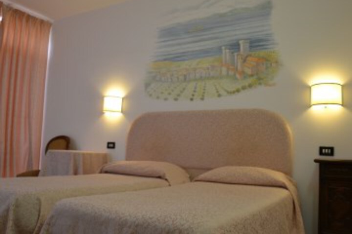 Room 11 of 47