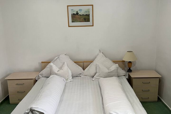 Room 20 of 28