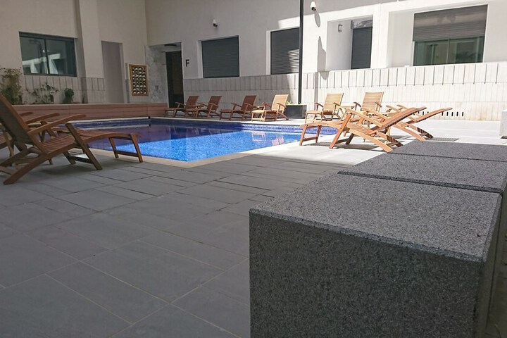 Pool 20 of 38