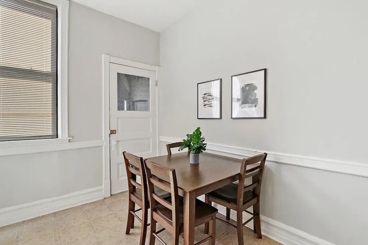 Image of 3BR Comfy & Bright Apt in North Center