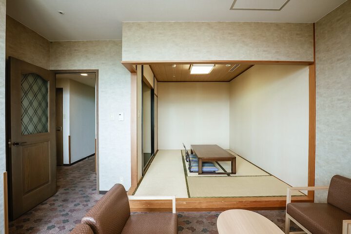 Room 11 of 92