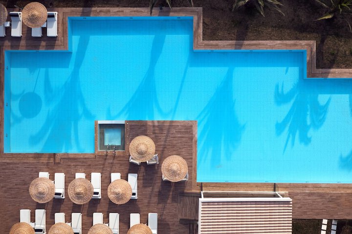 Pools & Facilities