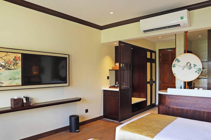 Room 34 of 139