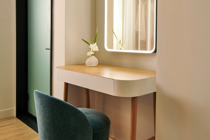 Room 26 of 107