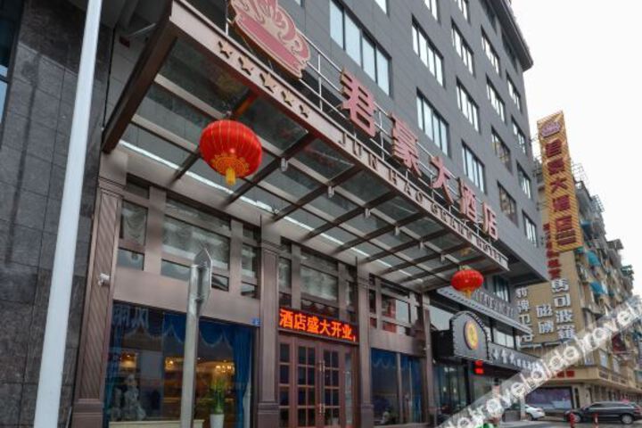 Hotel 4 of 12