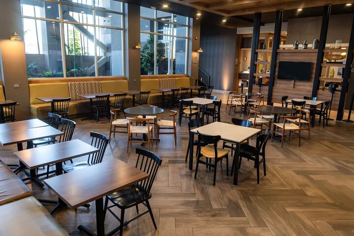 Breakfast/Coffee Service 28 of 40