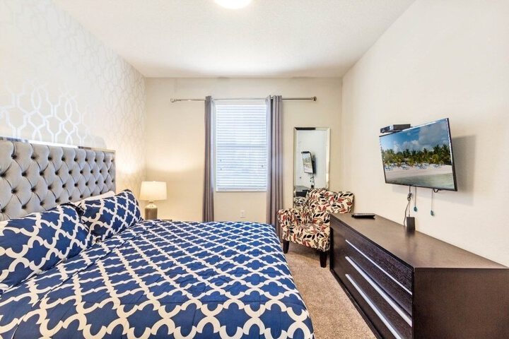 Room 18 of 216
