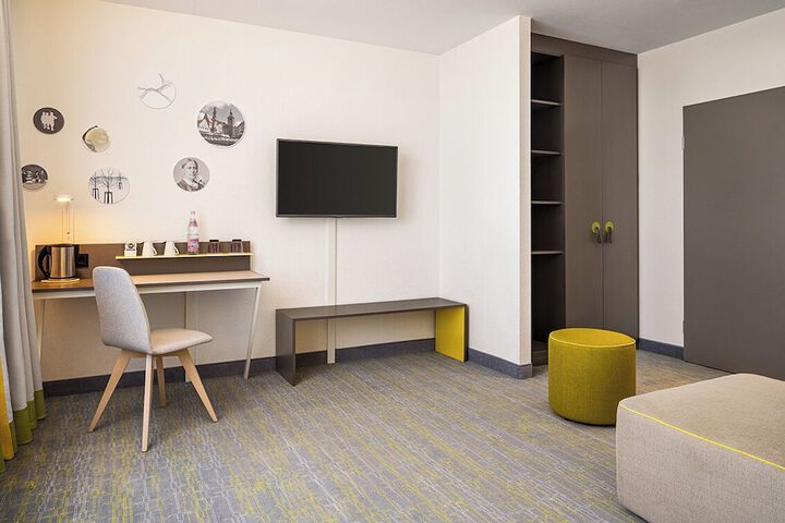 Room 14 of 63