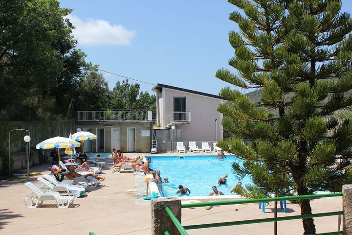 Pool 10 of 23