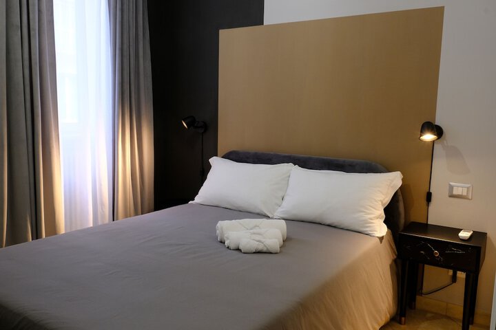 Room 9 of 34