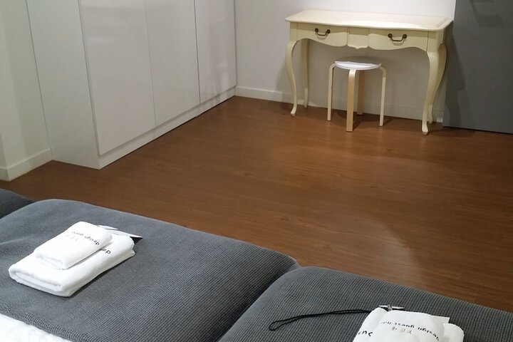 Room 10 of 76