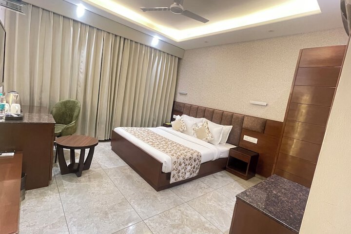Room 15 of 29