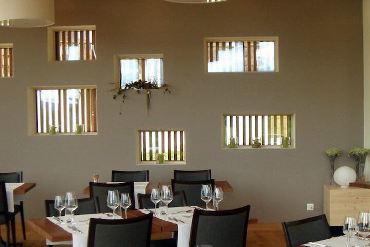Dining 36 of 53