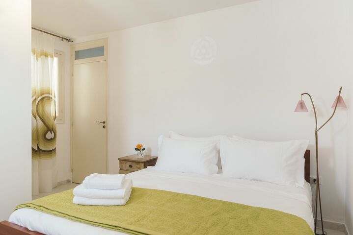 Room 10 of 17