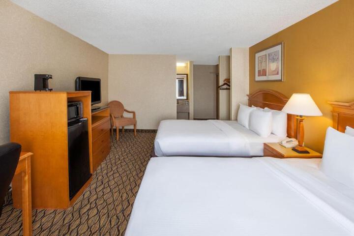 Double Accessible King Size Bed (4 of 4)