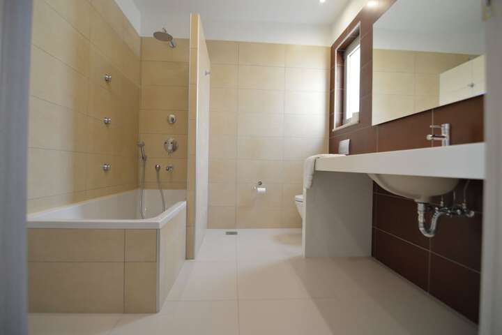 Room 5 of 47