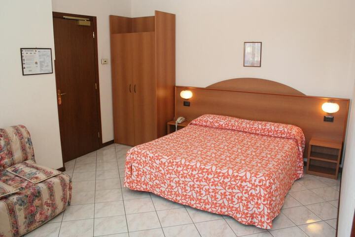 Room 17 of 50