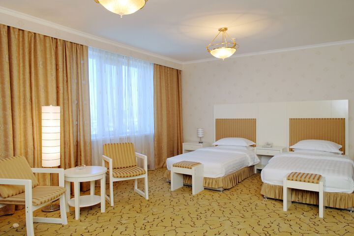 Room 2 of 87