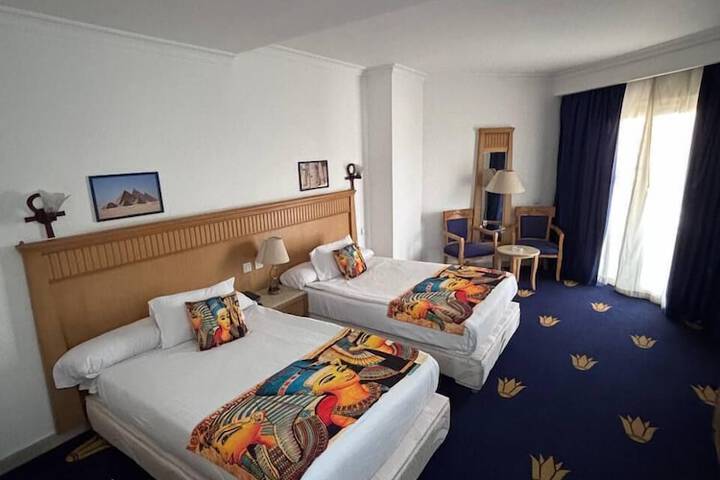 Room 34 of 117