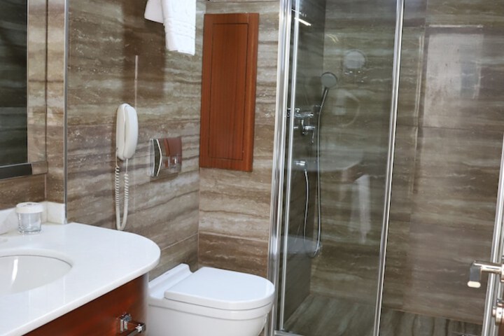 Room 35 of 73