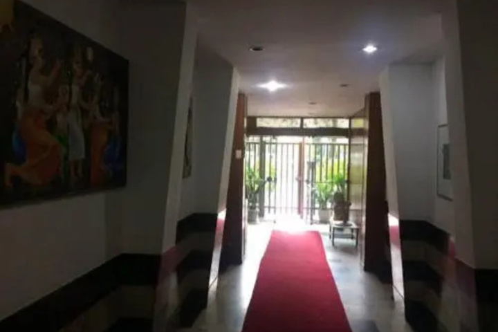 Room 5 of 7