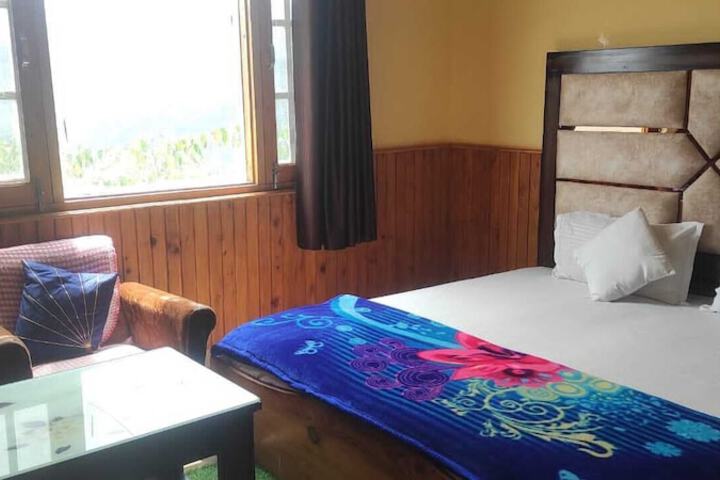 Room 6 of 50