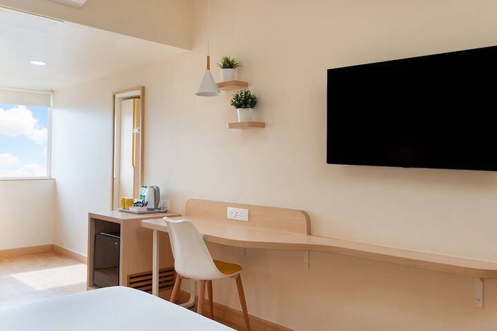 Room 6 of 30