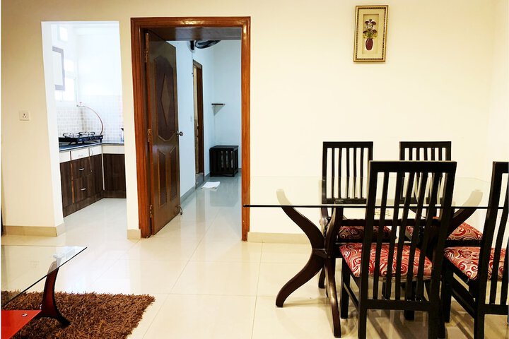 Room 7 of 11