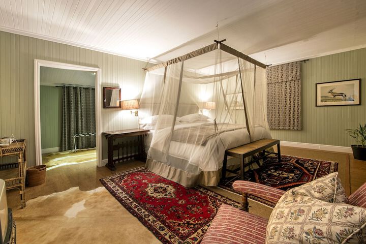 Room 10 of 38