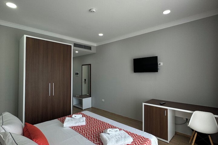 Room 49 of 191
