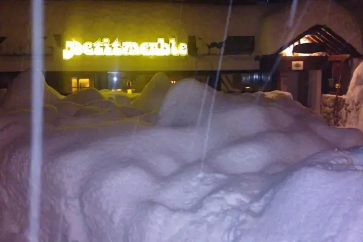 PETIT MEUBLE