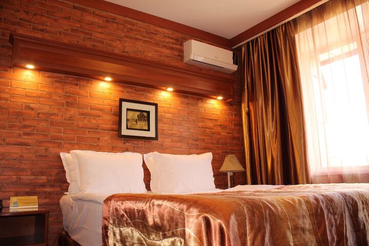 Room 25 of 112
