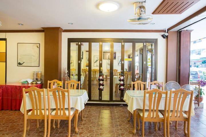 Dining 43 of 61