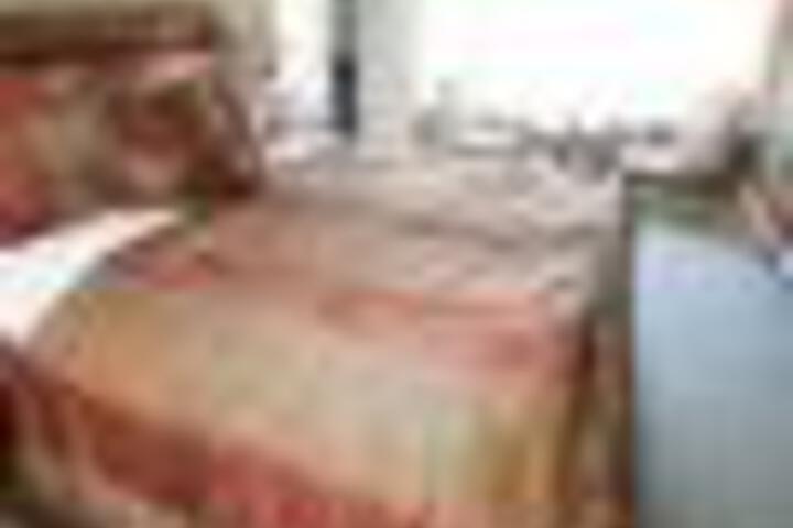 Room 8 of 14