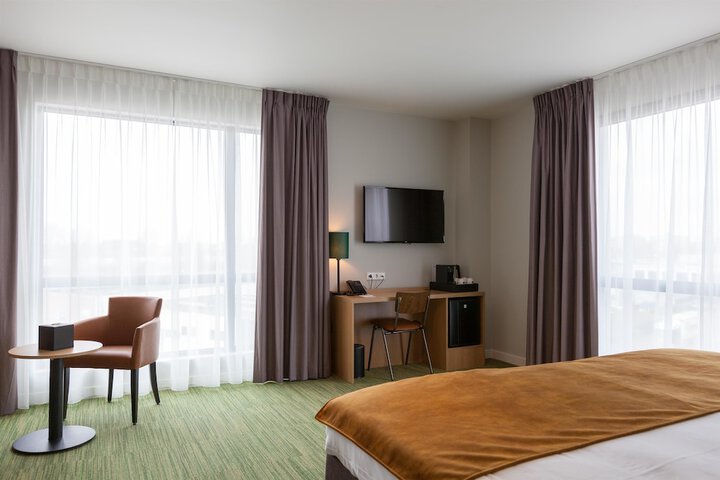 Room 11 of 44
