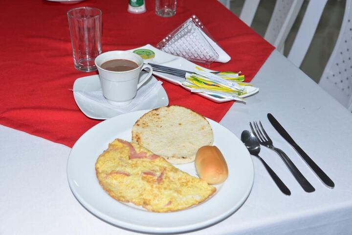 Breakfast/Coffee Service 27 of 30