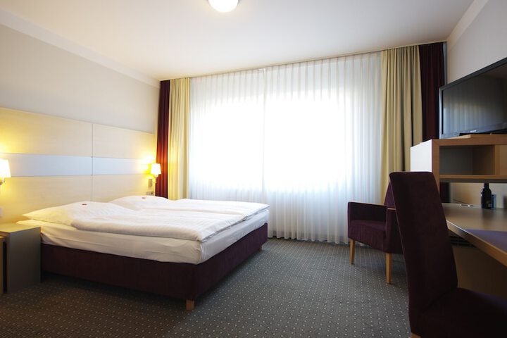 Room 10 of 81