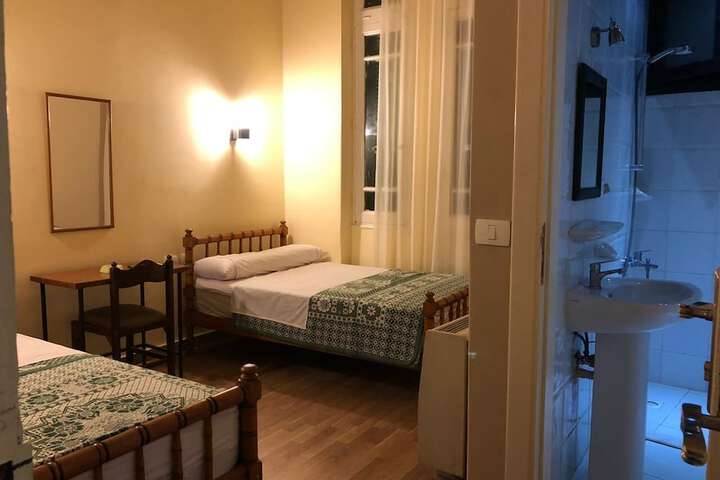 Room 8 of 36