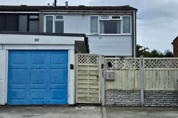 SnoozeDen Chalvey – Free Parking Near M4 J6