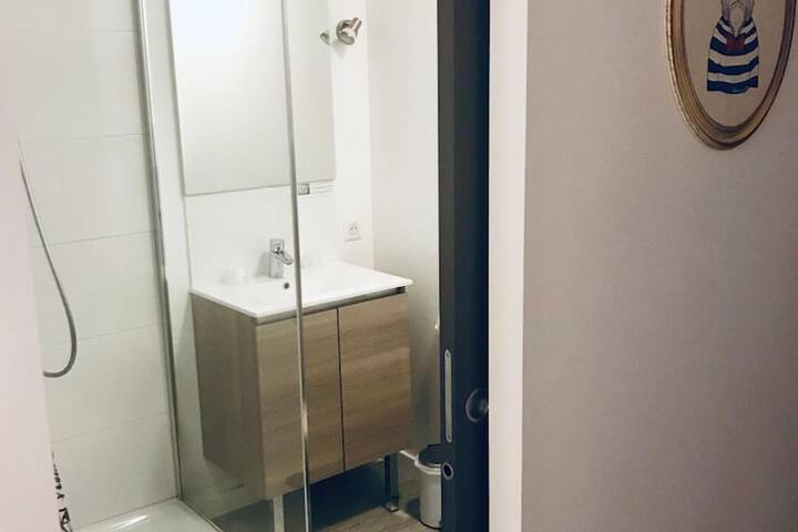 Room 32 of 55