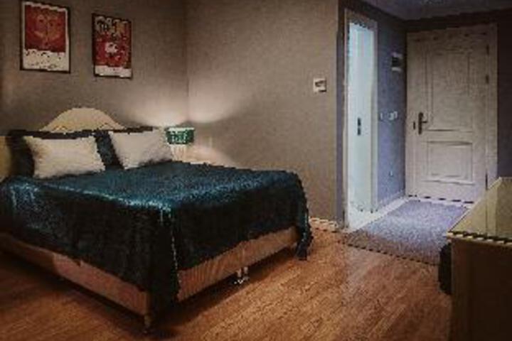 Room 3 of 22