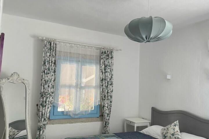 Room 10 of 48