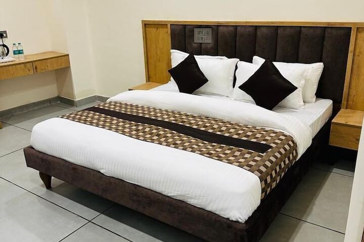 Room 2 of 12