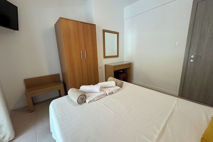 Room 17 of 171