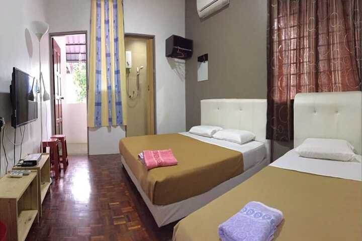 Room 13 of 19