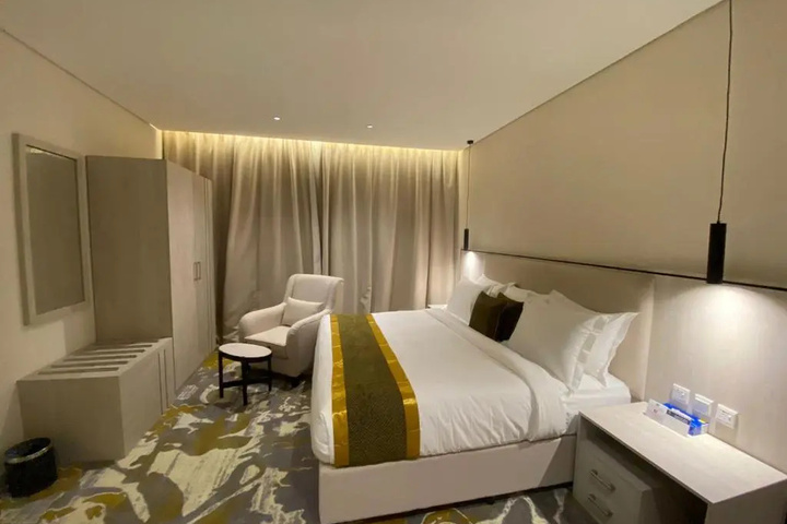 Room 3 of 10