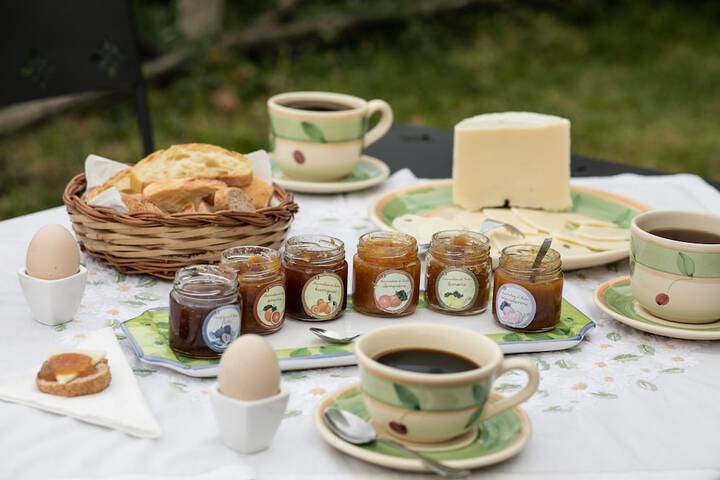 Breakfast/Coffee Service 60 of 96