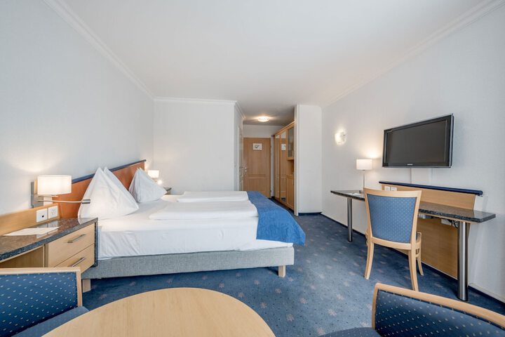 Room 15 of 81