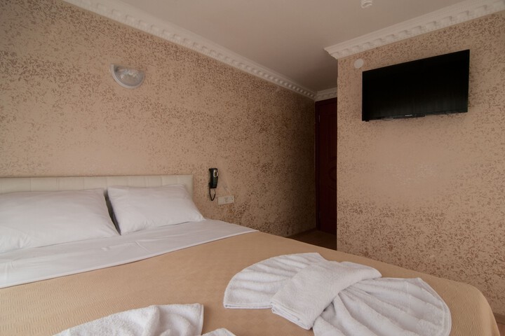 Room 4 of 22
